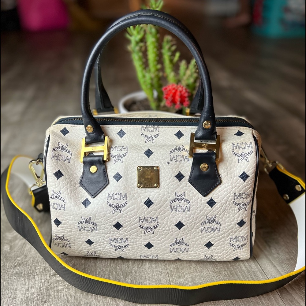 💯 Authentic Preloved MCM handbag